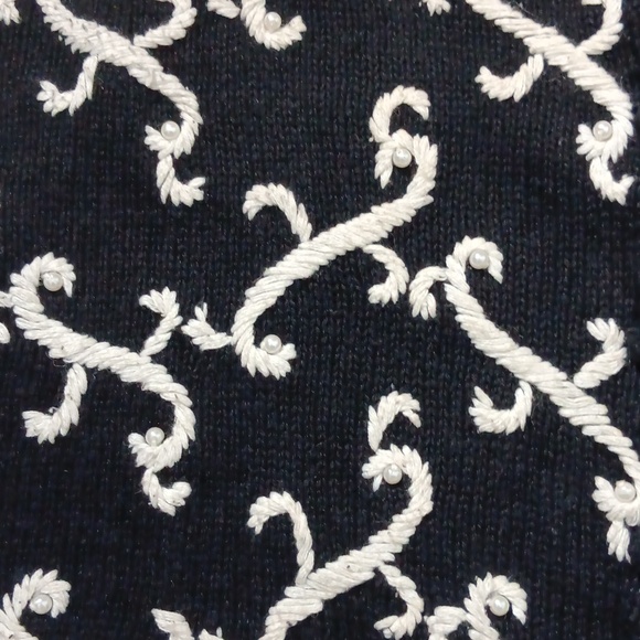 Reference Point Knit Vest - Picture 6 of 6